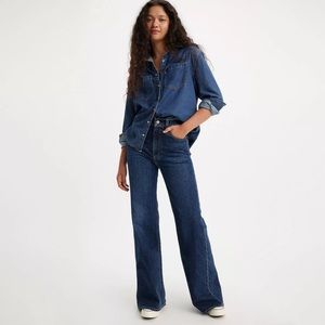 Levi’s Ribcage Bell jeans 29”x34”